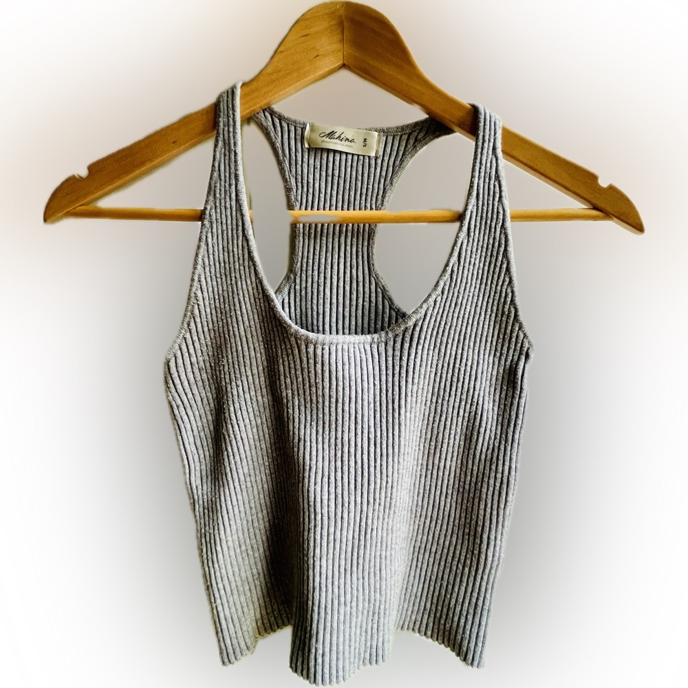 🌻 SOLD Ribbed grey racer back tank top Mahina